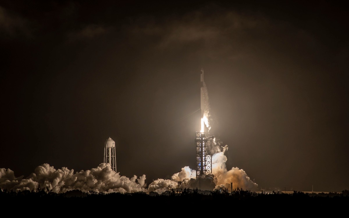 NASA y SpaceX llevan dulces navideños a la Estación Espacial Internacional | Videos