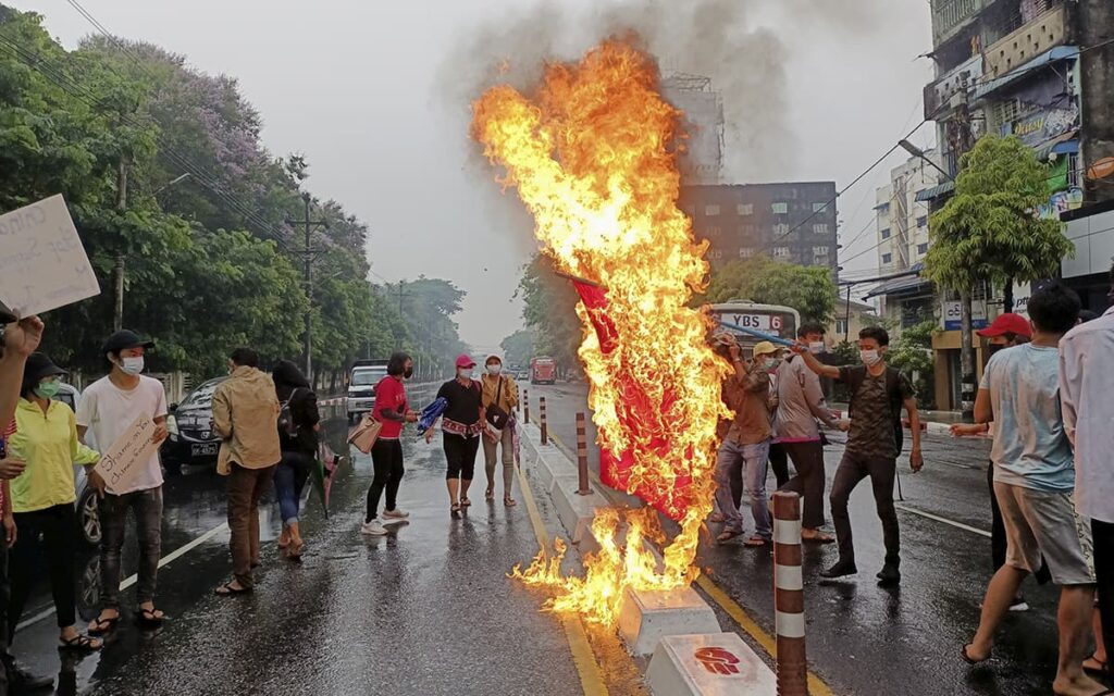 Once civiles mueren quemados en el noroeste de Myanmar, presuntamente a manos del Ejército
