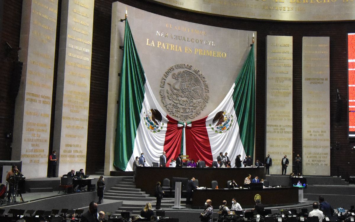 Patrones deben dar tiempo a trabajadores de votar en la revocación de mandato: Diputados