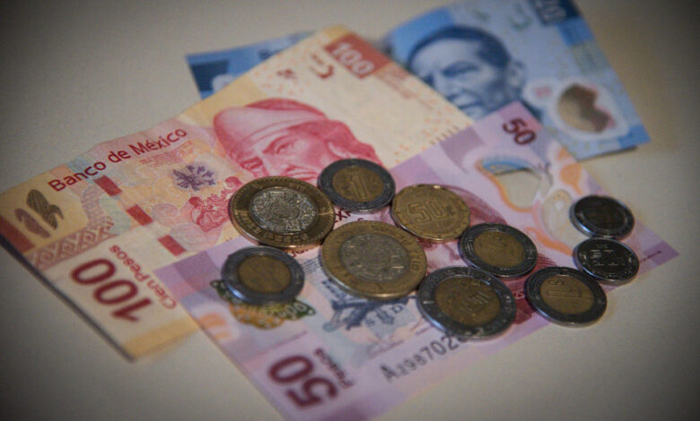 Peso avanza ante menor nerviosismo por ómicron; se perfila declive en 2021