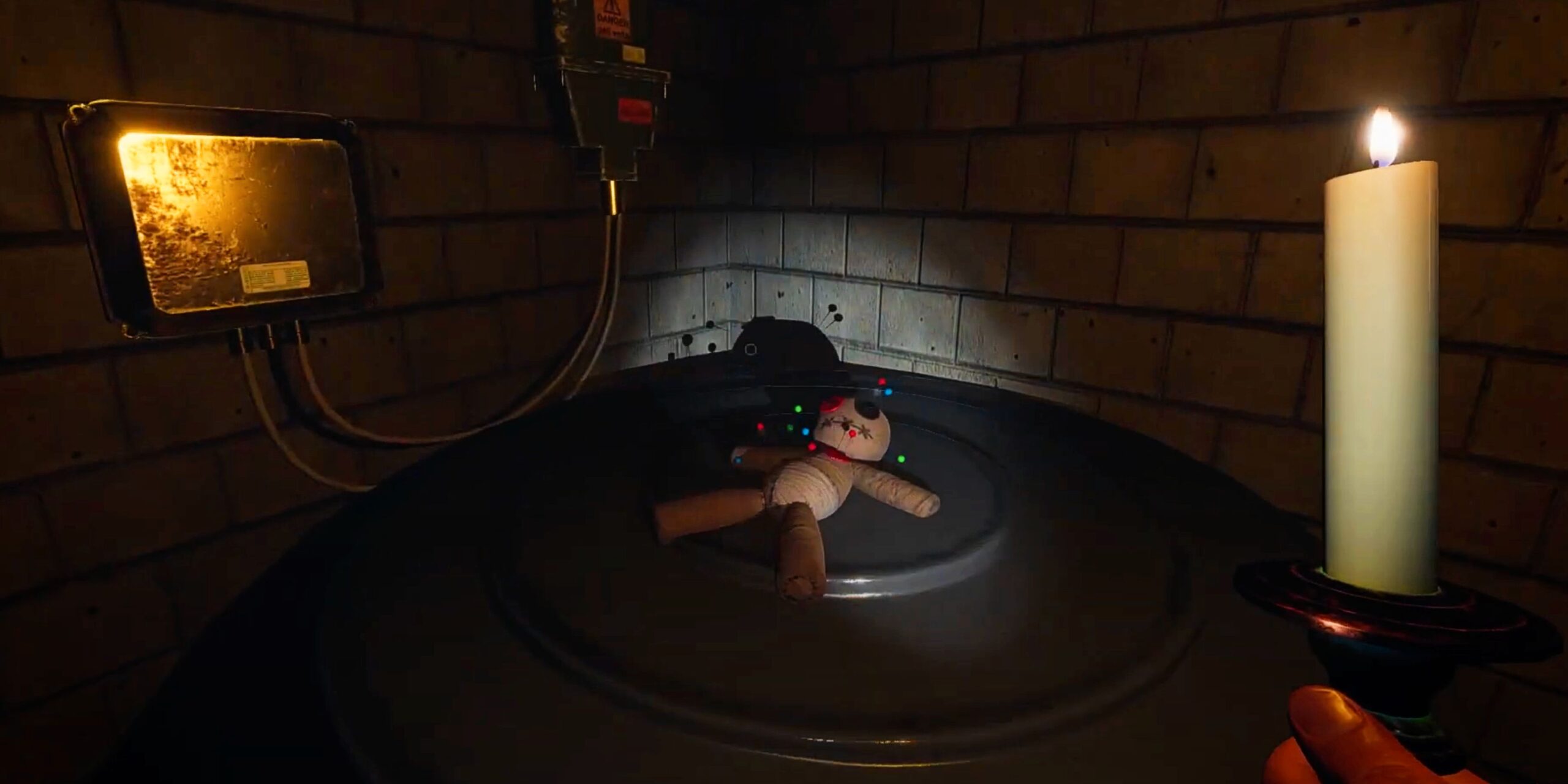 Phasmophobia: Cómo encontrar (y usar) un muñeco vudú torturado