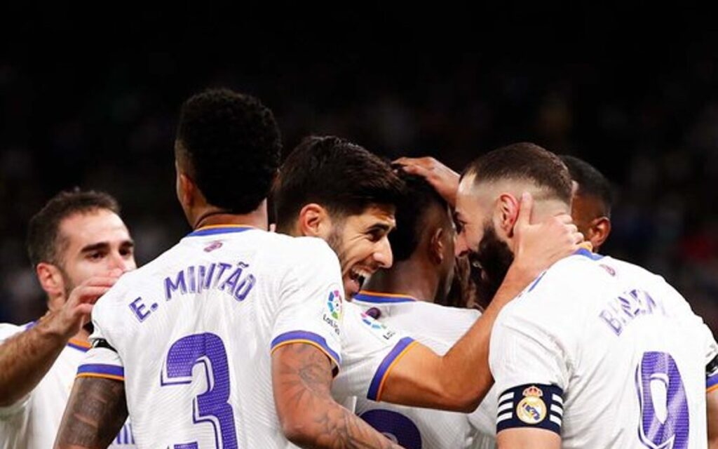 Pintan de blanco el Derbi madrileño en el Santiago Bernabéu | Video