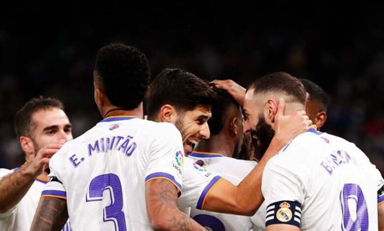 Pintan de blanco el Derbi madrileño en el Santiago Bernabéu | Video