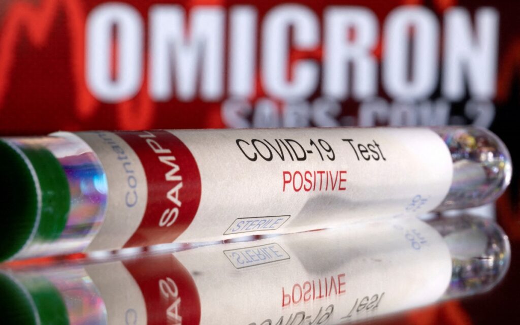 Probabilidad de reinfectarse con ómicron es más alta que con delta: estudio