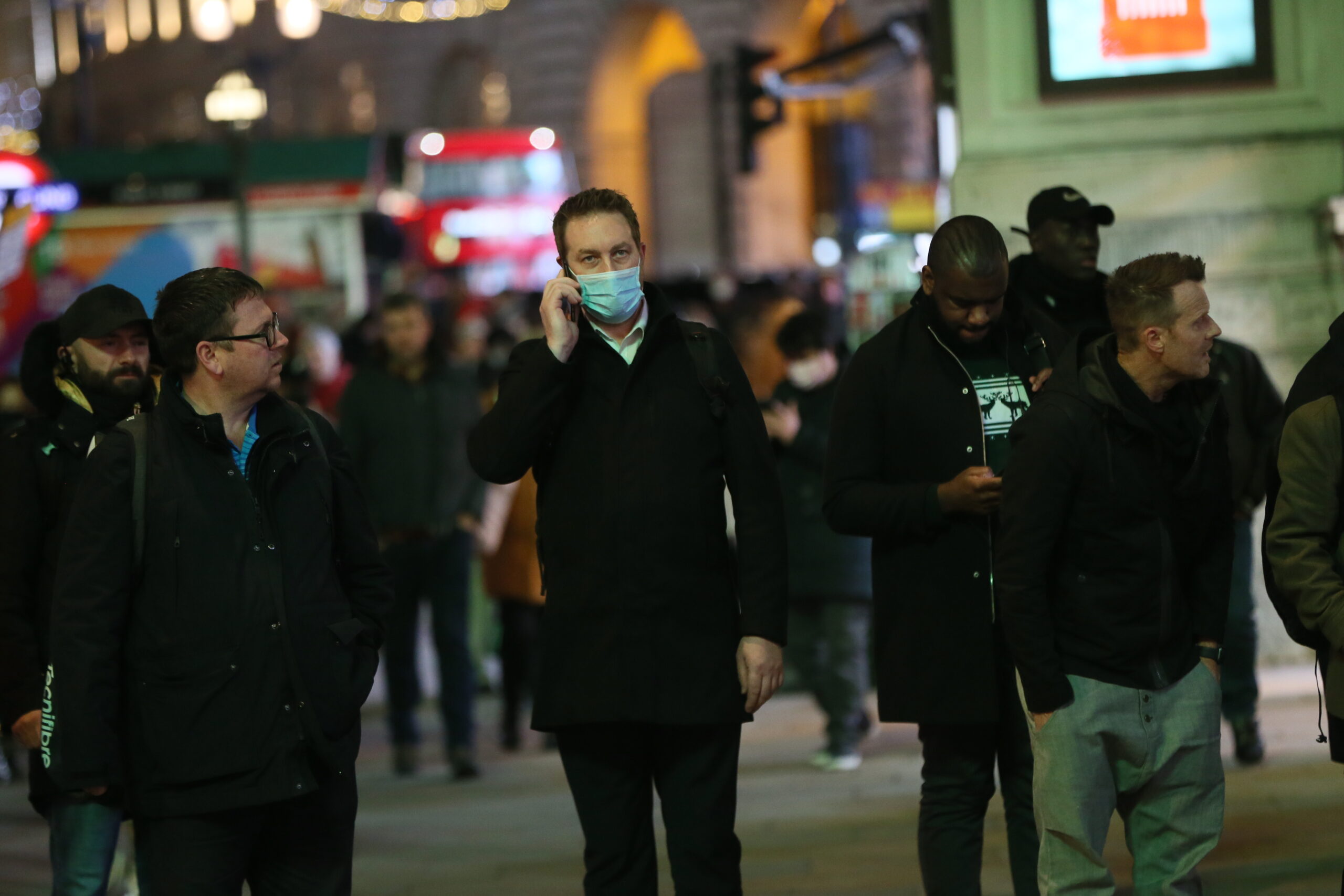 Respuesta en Europa tras el repunte de Ómicron en Gran Bretaña