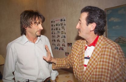 Fernando Tejero y Eduardo Gómez, en un instante de la primera temporada de 'Aquí no hay quien viva'.