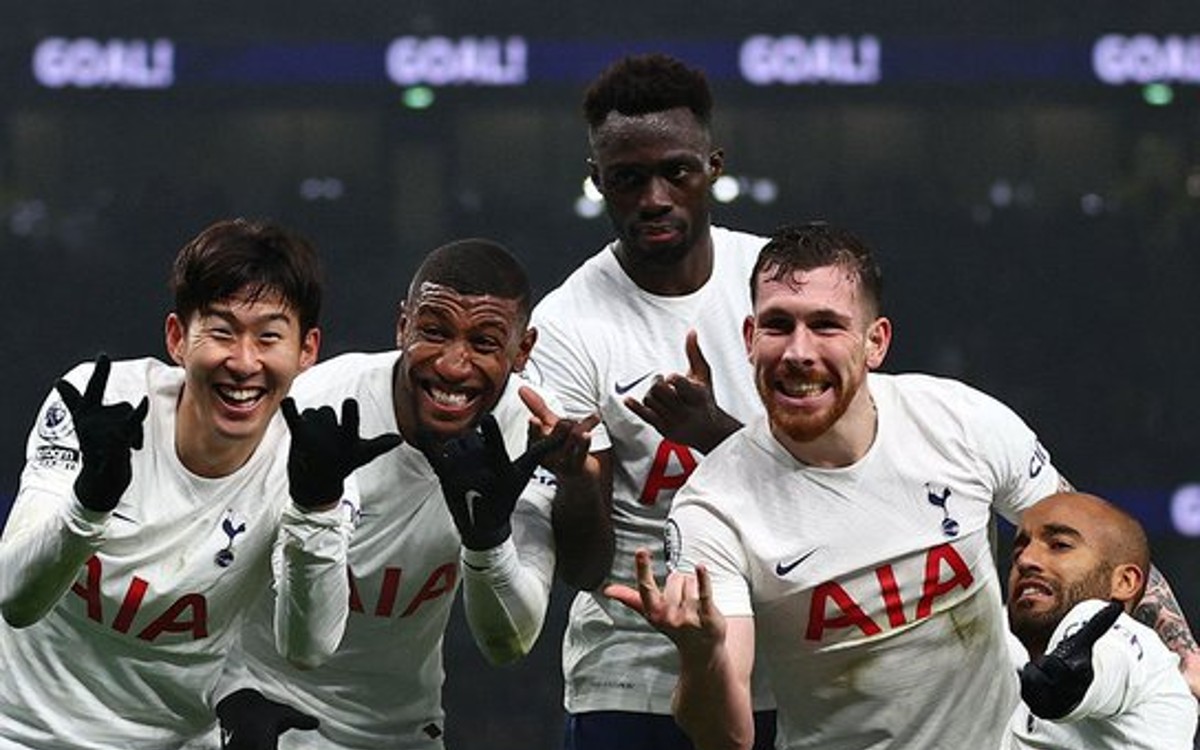 Tiene Peter Parker varios admiradores en el Tottenham Hotspur | Fotonota