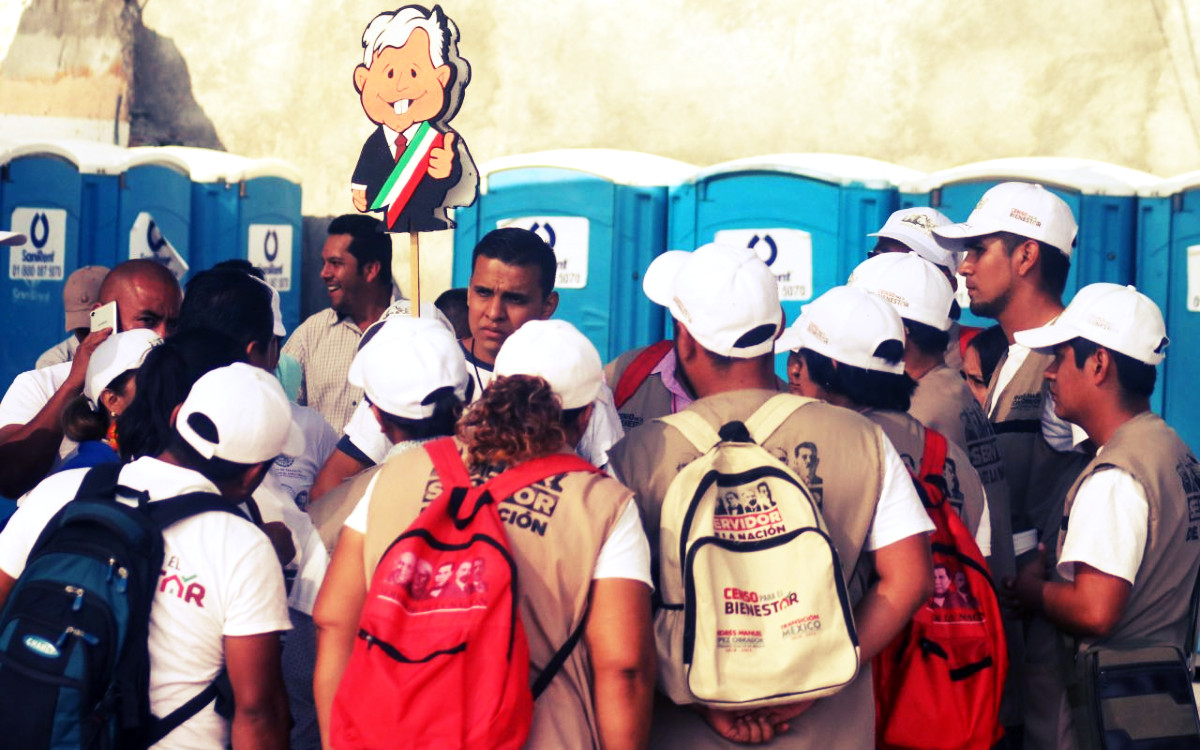 Tribunal Electoral sanciona a funcionarios por usar programas para promover a AMLO