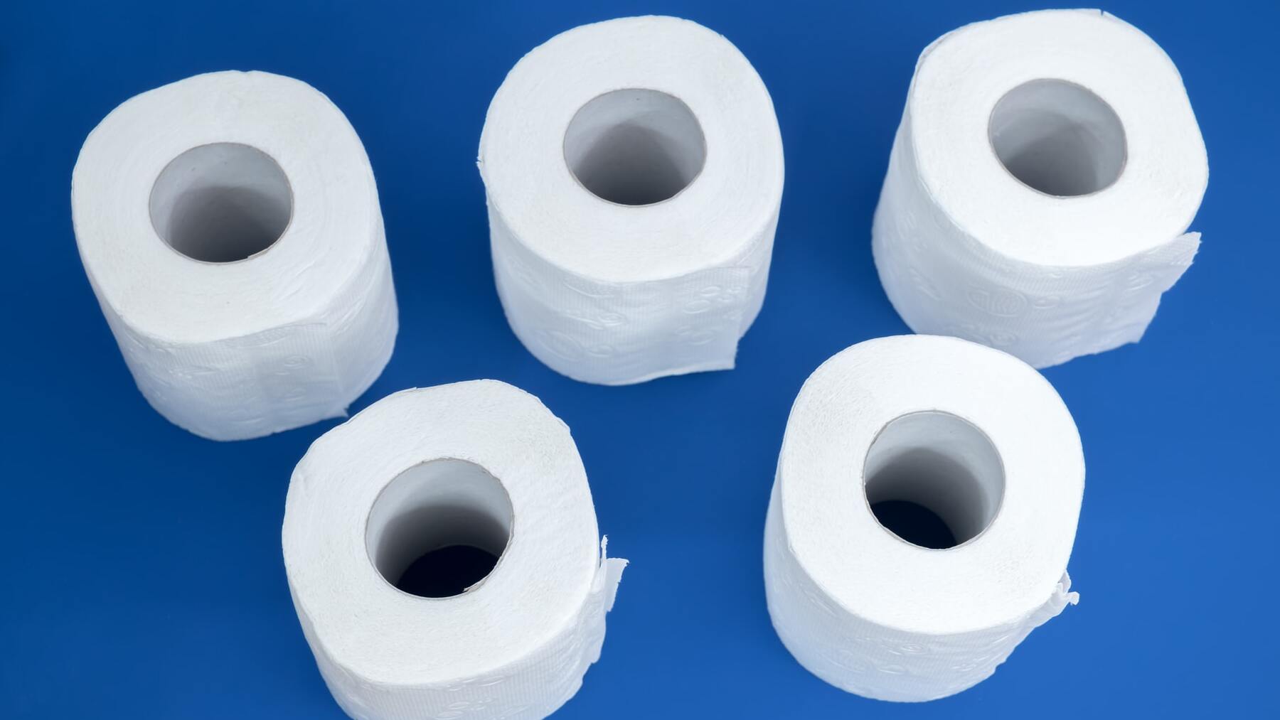 Un cirujano se hace viral explicando los errores que cometemos al ir al baño