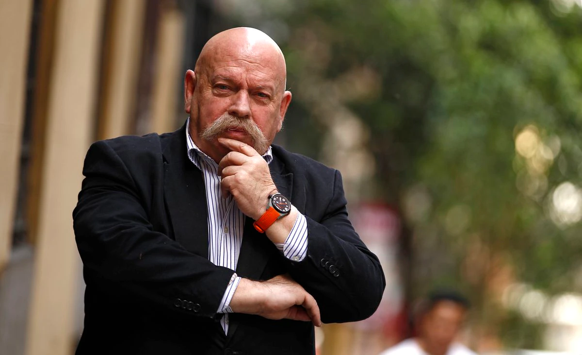 Un tribunal revoca la sentencia que atribuyó la muerte de José María Íñigo al amianto de TVE