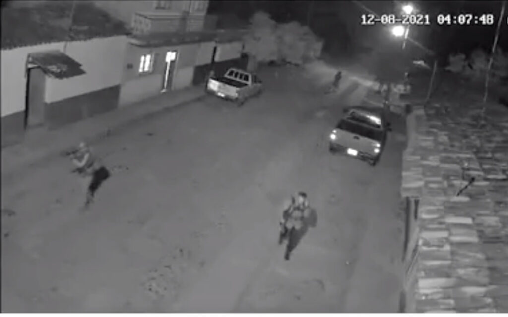 Videos: Cártel Jalisco ejecuta ataques con drones y explosivos en Michoacán