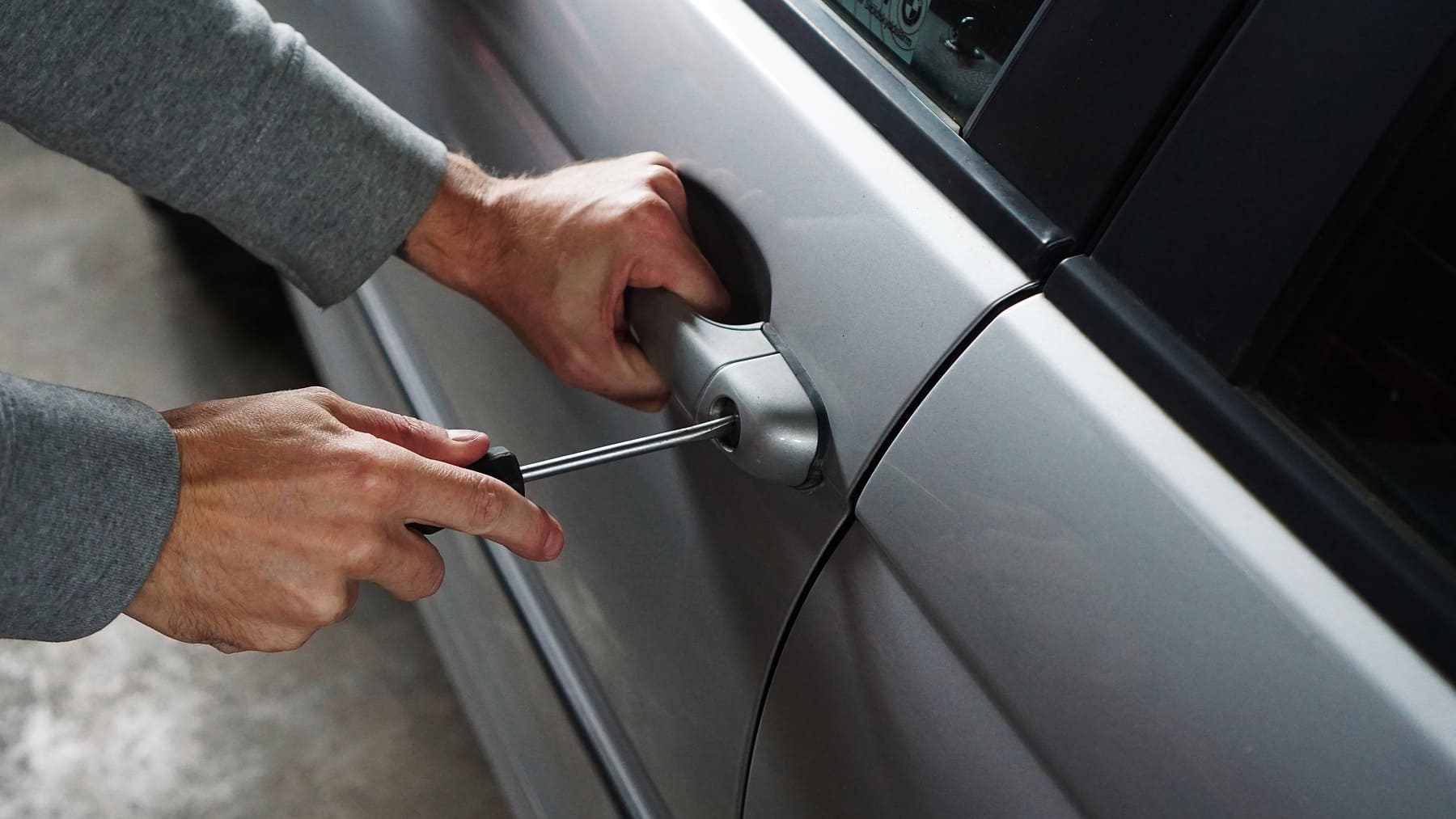 ¿Cuál es la diferencia entre robo y hurto?