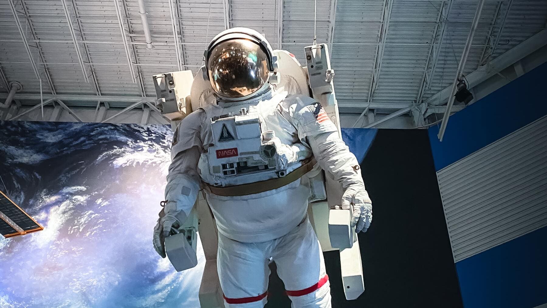 ¿Quiénes acompañan a Jeff Bezos al espacio?