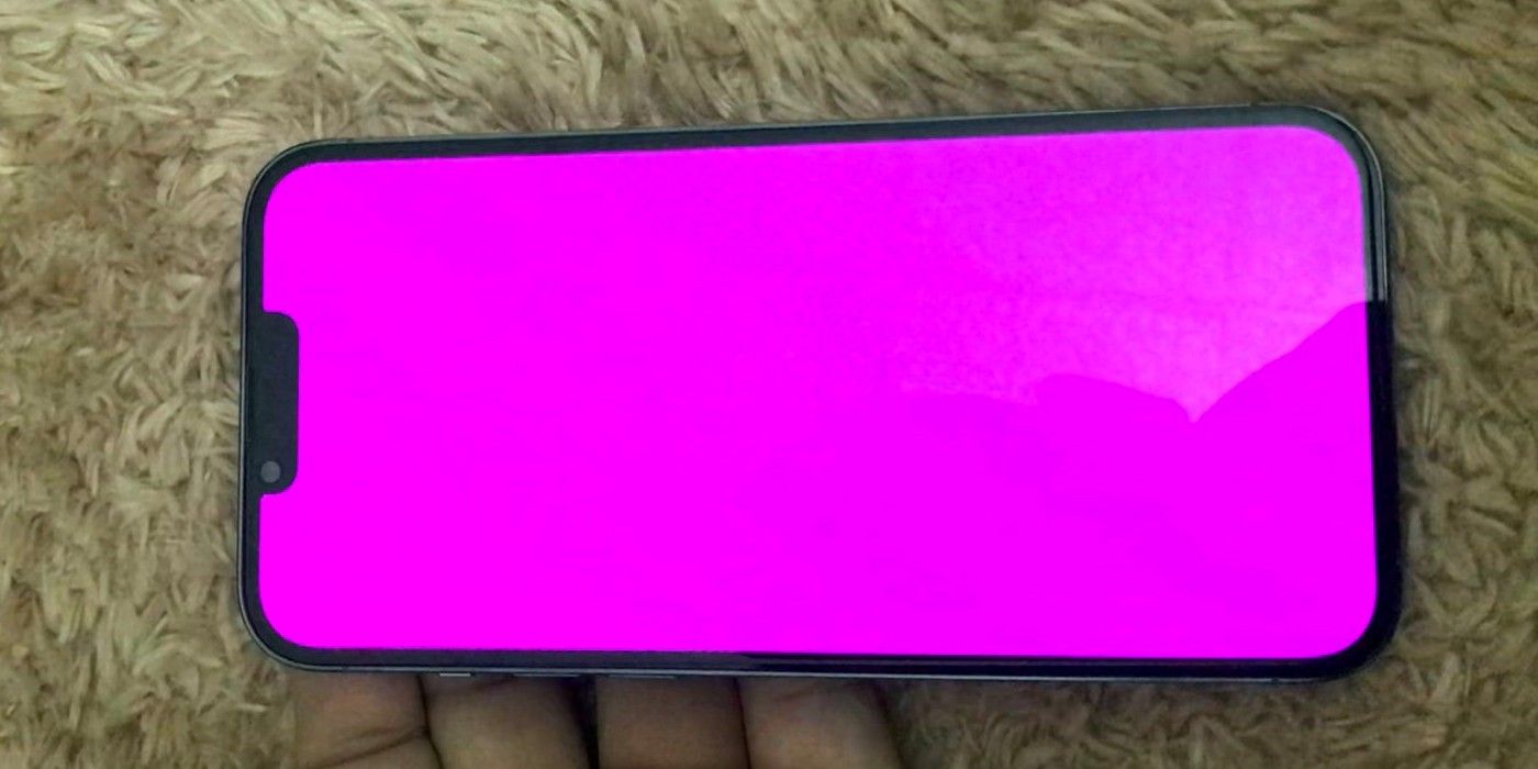 La pantalla de tu iPhone 13 se queda rosa? Apple ha reconocido el problema