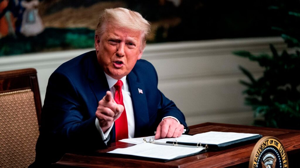 En video: abuchean a Trump tras decir que recibió un refuerzo de la vacuna contra el COVID-19