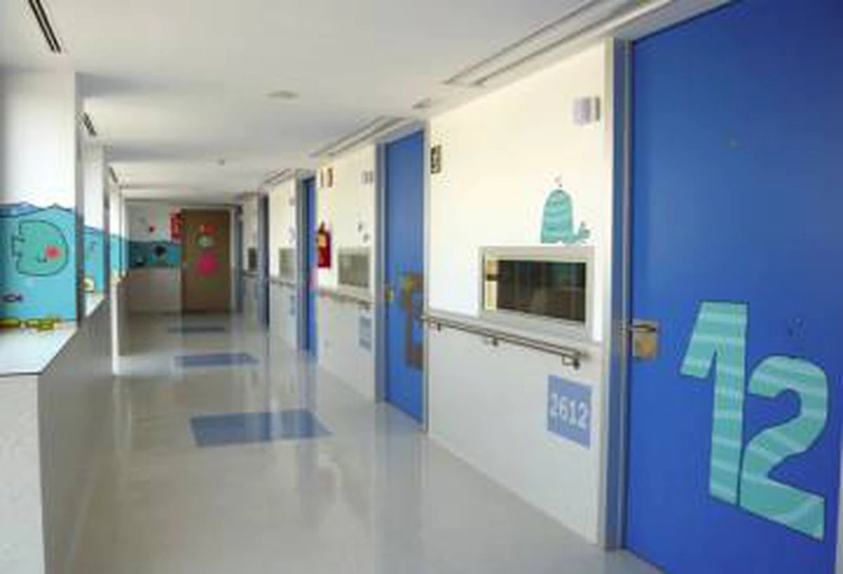 Muere una mujer de 39 años tras casi un mes hospitalizada por una cirugía estética en una clínica privada de Cartagena