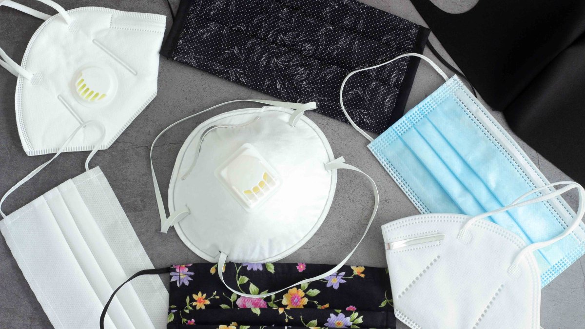 Una por una: las mascarillas que ofrecen mayor protección contra Ómicron