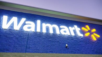 Trabajador de un Walmart: 90 empleados dan positivo al COVID-19 y cierran la tienda