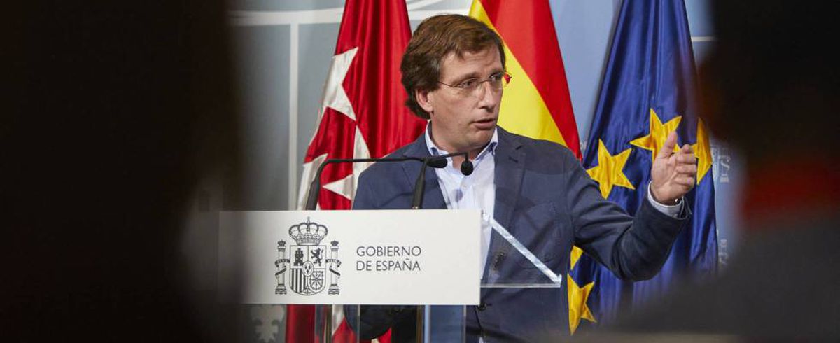 Almeida dice que Almudena Grandes no merece ser hija predilecta de Madrid y García Montero lo tilda de mezquino