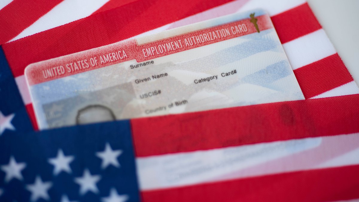 Permisos de trabajo: USCIS acelera la renovación para ciertos migrantes