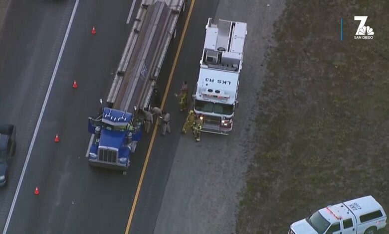 Vigas gigantes se deslizan en tráiler y empalan fatalmente a un camionero en la I-8