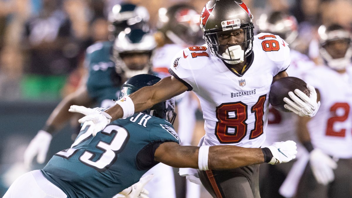 Los Tampa Bay Bucs despiden a Antonio Brown tras extraña situación durante partido