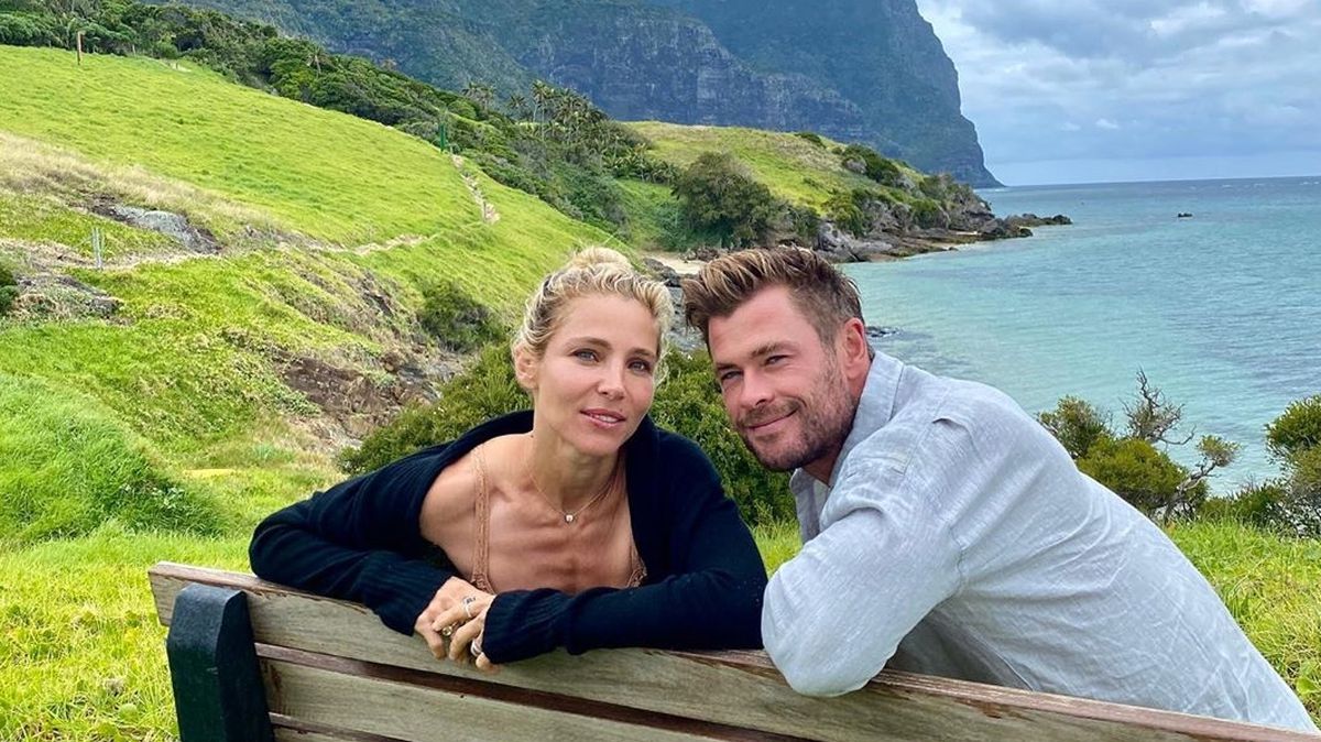 Elsa Pataky y Chris Hemsworth: de los autos de choque al mercado para arrancar el año en Ibiza