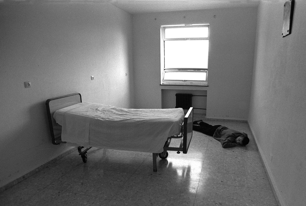 La locura en la historia de España: del primer manicomio a reyes incapacitados