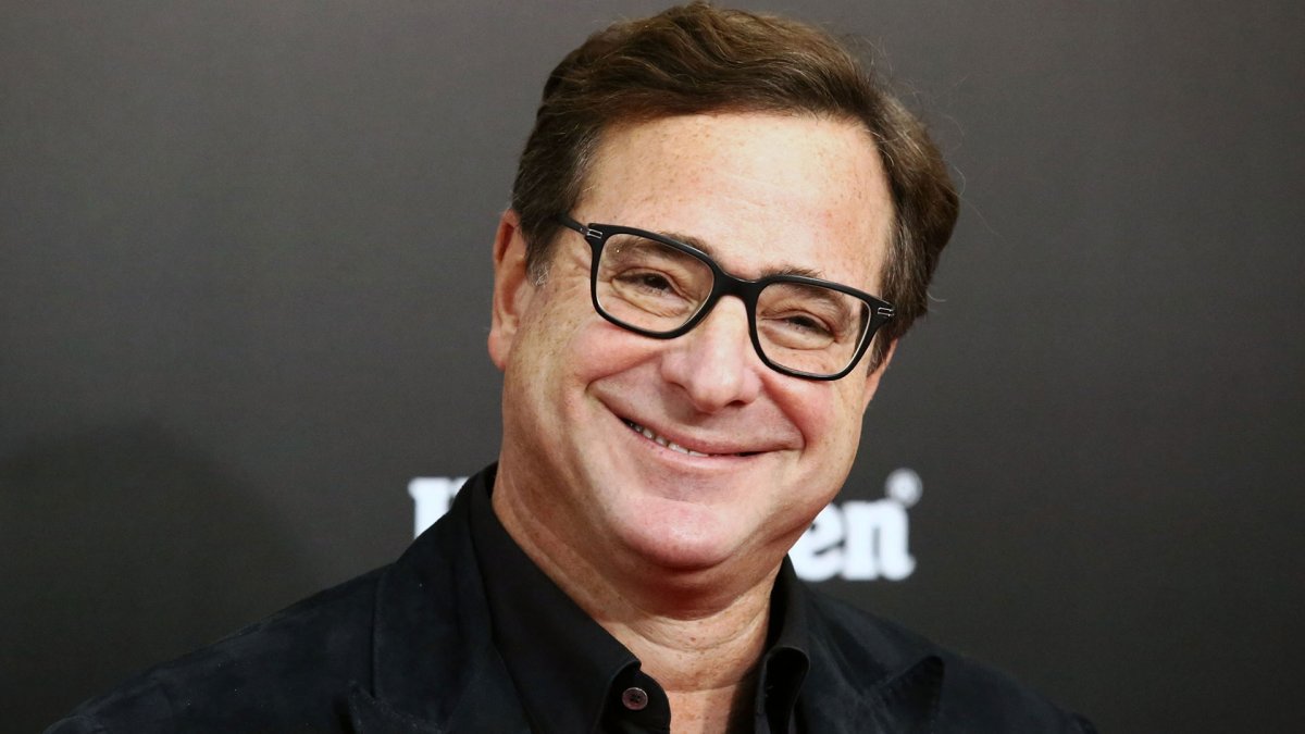 En la cama y sin signos de trauma: revelan cómo fue hallado el actor Bob Saget en hotel de Orlando