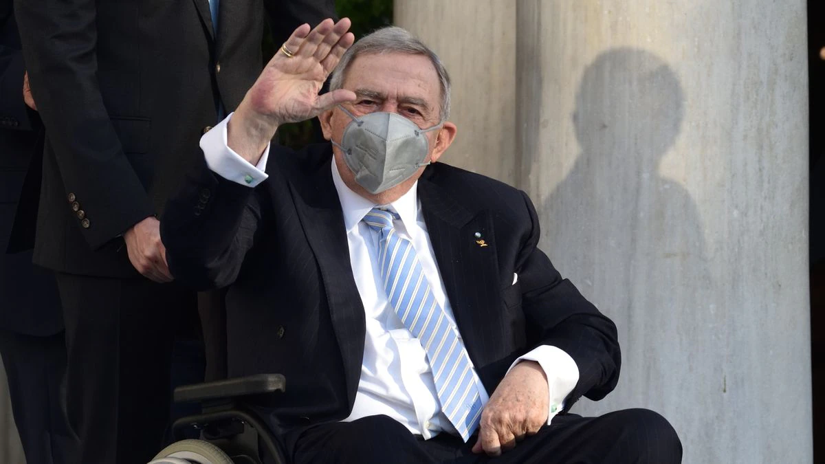 Constantino de Grecia, hermano de la reina Sofía, hospitalizado por segunda vez en un mes, ahora por covid