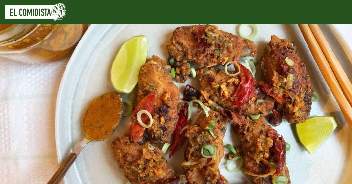 Alitas de pollo con salsa de yemas curadas