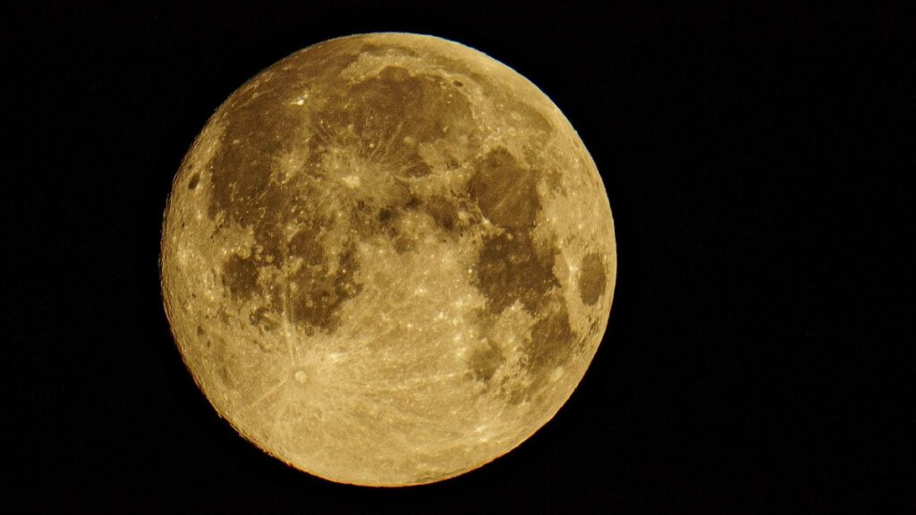 ¿Qué es la luna de lobo? Cuándo será