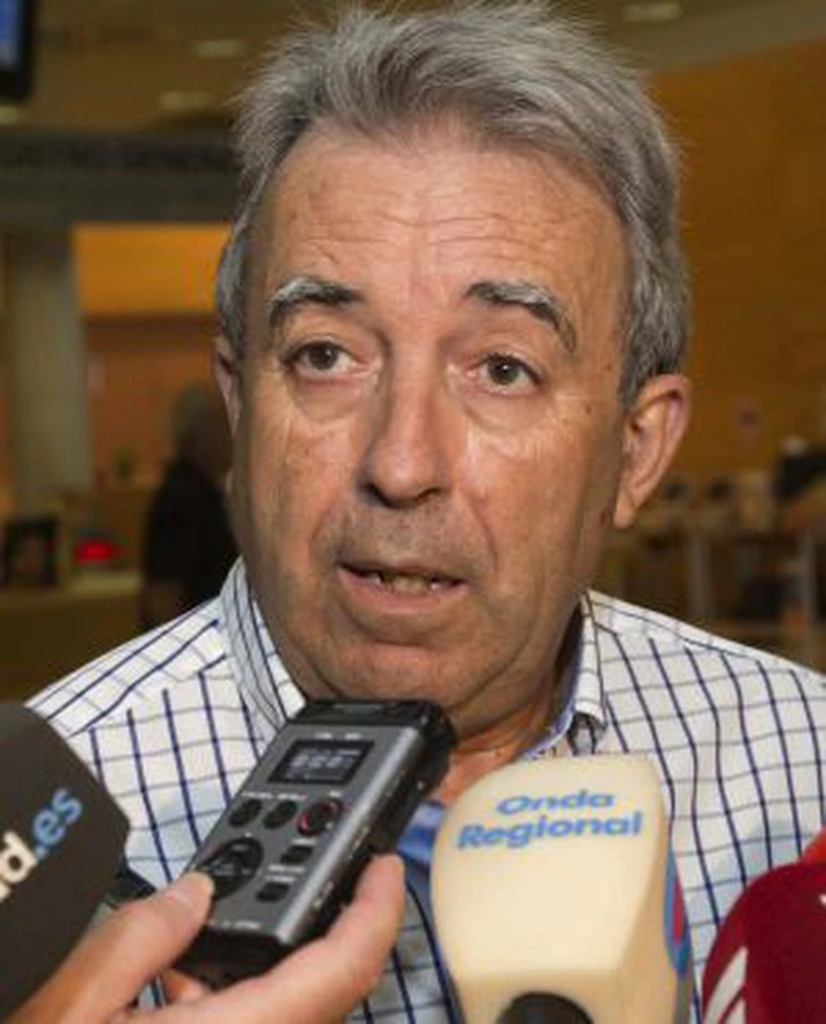 Un exconsejero de Murcia y un director general de Valencia, al banquillo por la contaminación del mar Menor