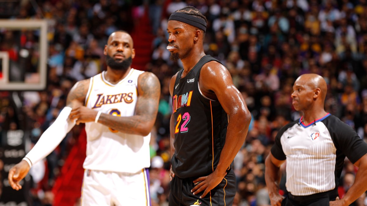 Miami Heat  vence a Lakers 113-107