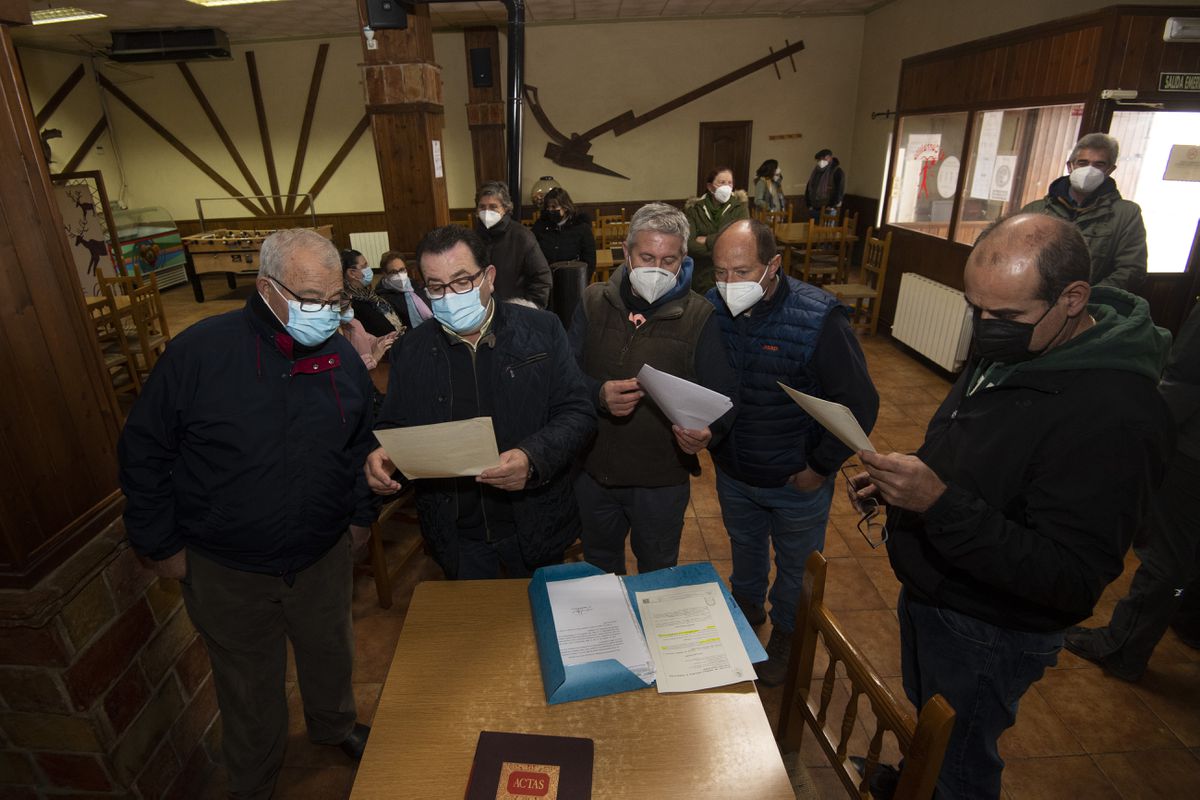 El bar del pueblo contra el cura: “Si la iglesia se lo ha apropiado, es que no existe el séptimo mandamiento”