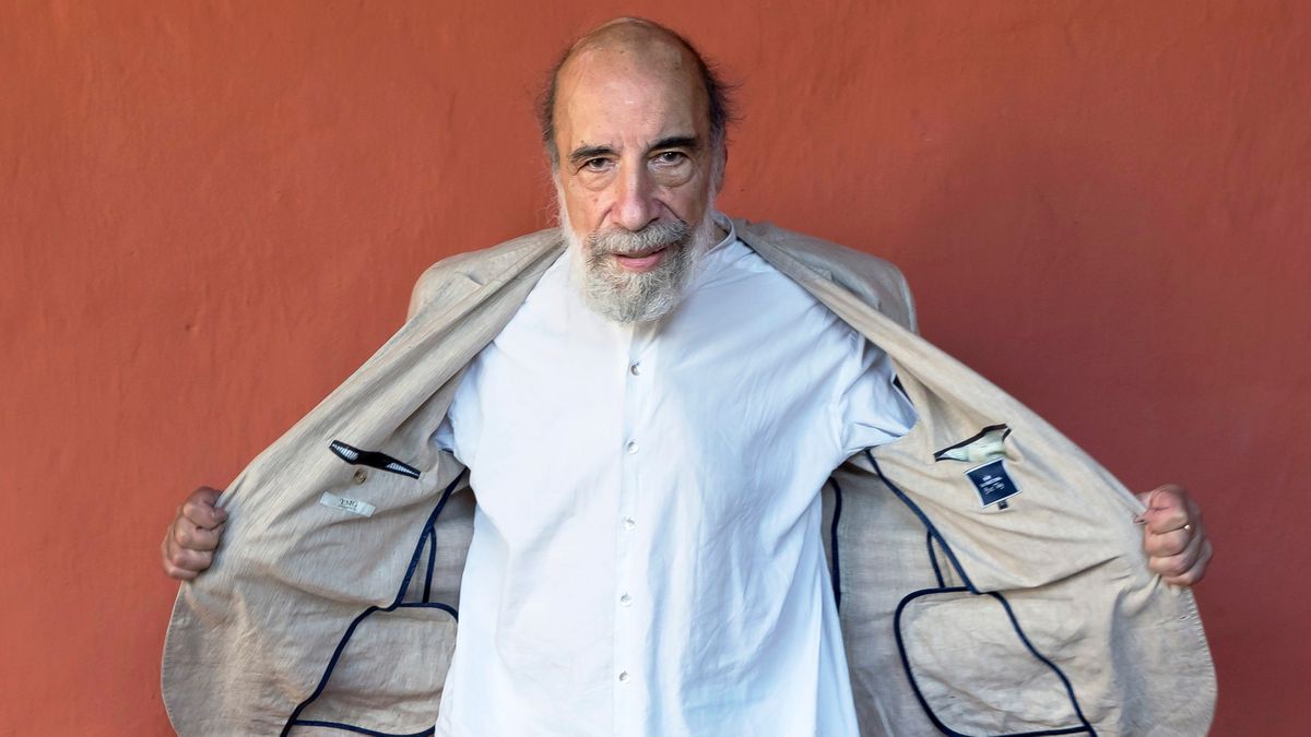 Raúl Zurita: “Se me ocurre que soy el mayor poeta vivo, pero quizá solo es mi locura”