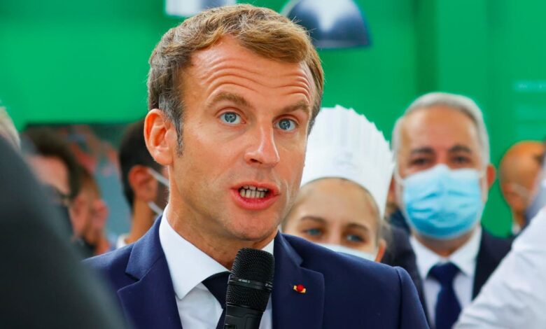 'A los no vacunados, realmente quiero fastidiarlos', afirma Macron