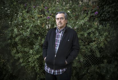 Emilio M. Bosch, en su casa en la Comunidad Valenciana. 