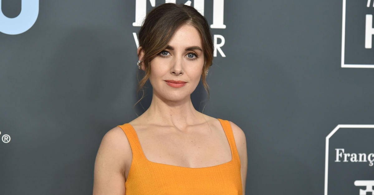 Alison Brie se une a John Cena en una comedia de acción independiente