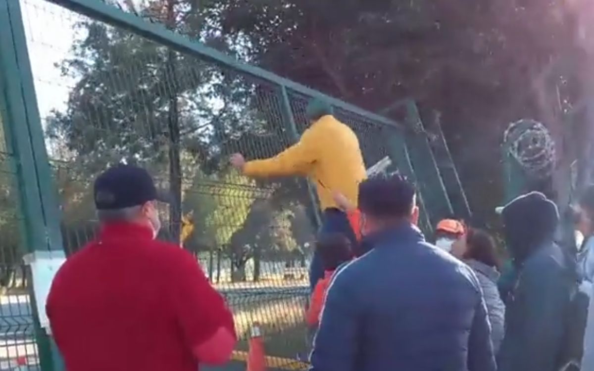 Alumnos de la UDLAP se manifiestan; exigen ingreso al campus