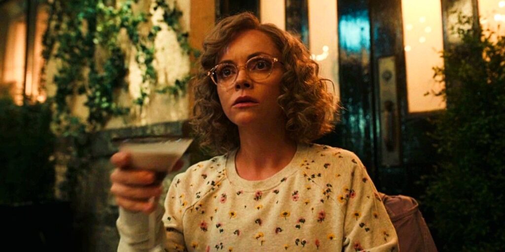 Anna Kendrick realmente quiere algunos productos de Yellowjackets con el tema de Calígula