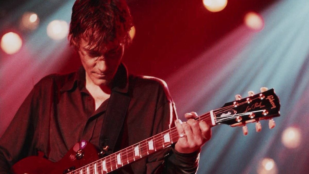 Antonio Vega, el poeta triste, cumpliría hoy 63 años