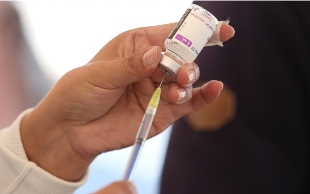 Aplicación de refuerzo a menores de 59 años, a partir del 18 de enero: Sheinbaum