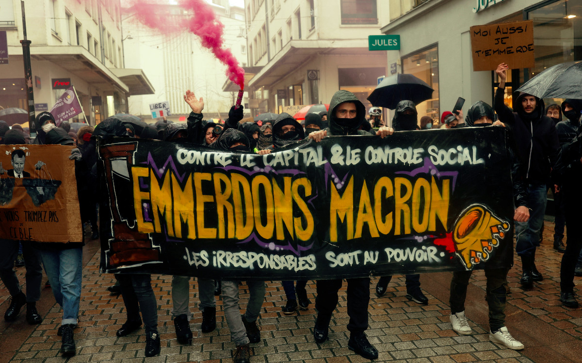 Aumentan casos de Covid en el mundo; en Europa, protestan contra restricciones