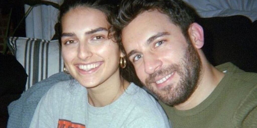 Bachelor In Paradise: Derek Peth se casa con la modelo Saffron Vadher