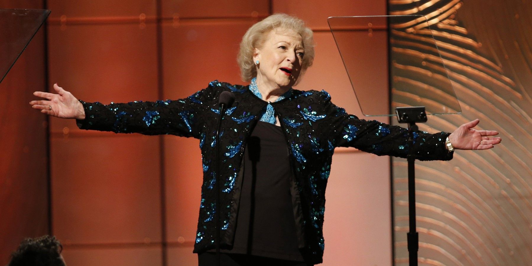 Betty White Challenge honra el cumpleaños número 100 de la fallecida estrella con una campaña benéfica