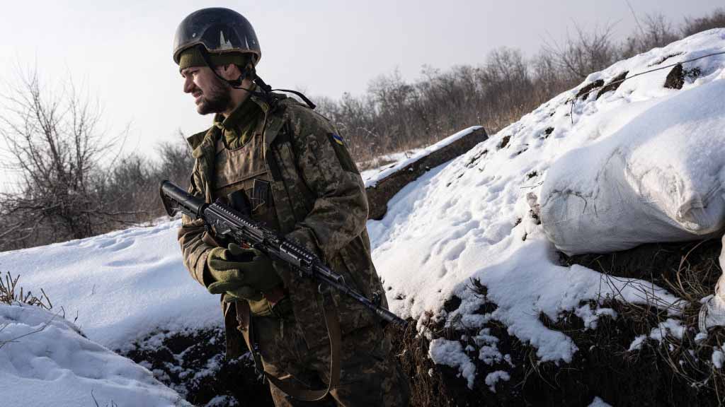 Biden dice que la invasión rusa en Ucrania en febrero es una “posibilidad clara”