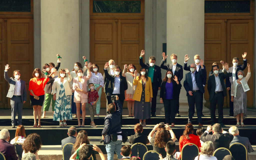 Boric apuesta por gabinete diverso para reformar Chile