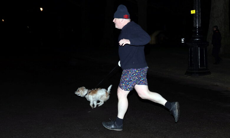 Boris Johnson busca la salvación con una purga de su equipo y un puñado de medidas populistas
