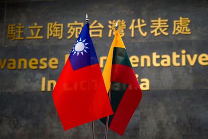 Bruselas denuncia a China ante la OMC por sus sanciones comerciales a Lituania